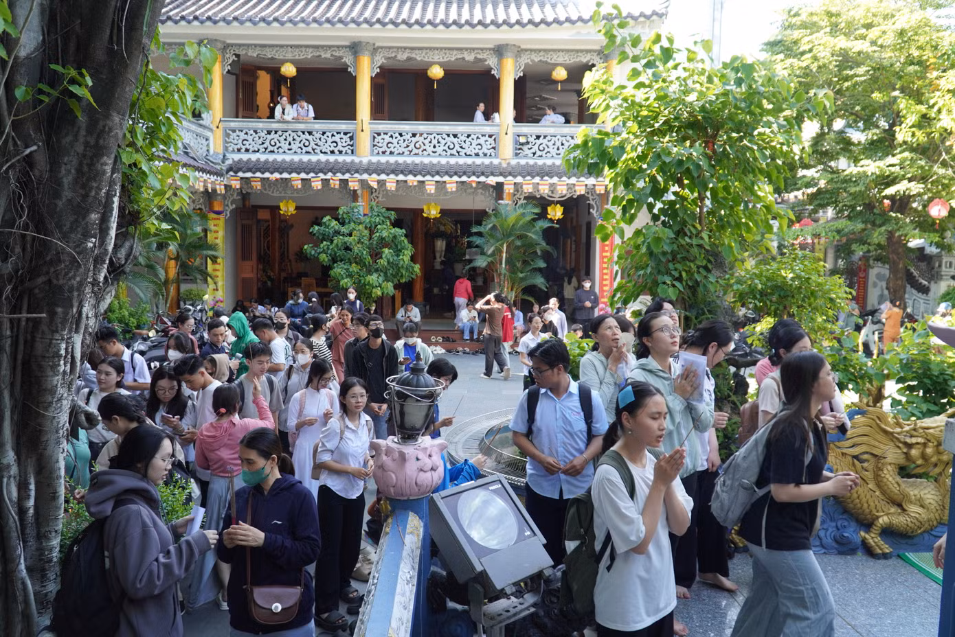 Ngày mai (26/6), các thí sinh bước vào môn thi đầu tiên: Ngữ Văn với thời gian làm bài 120 phút, bắt đầu lúc 7h30. Chiều cùng ngày thi môn Toán.