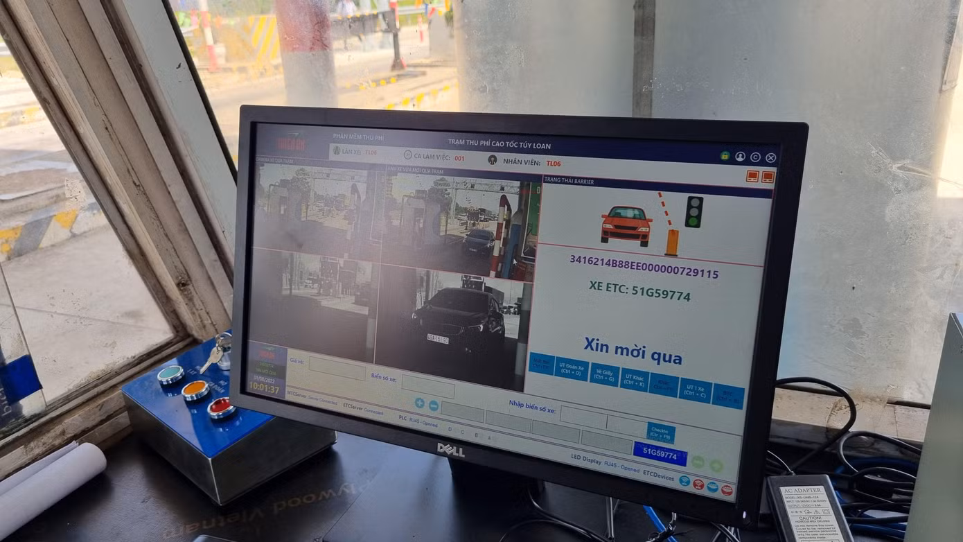 Chủ yếu do một số trục trặc kỹ thuật nhỏ, tài xế nộp tiền nhưng hệ thống chưa cập nhật, thẻ bị che khuất không đọc được…