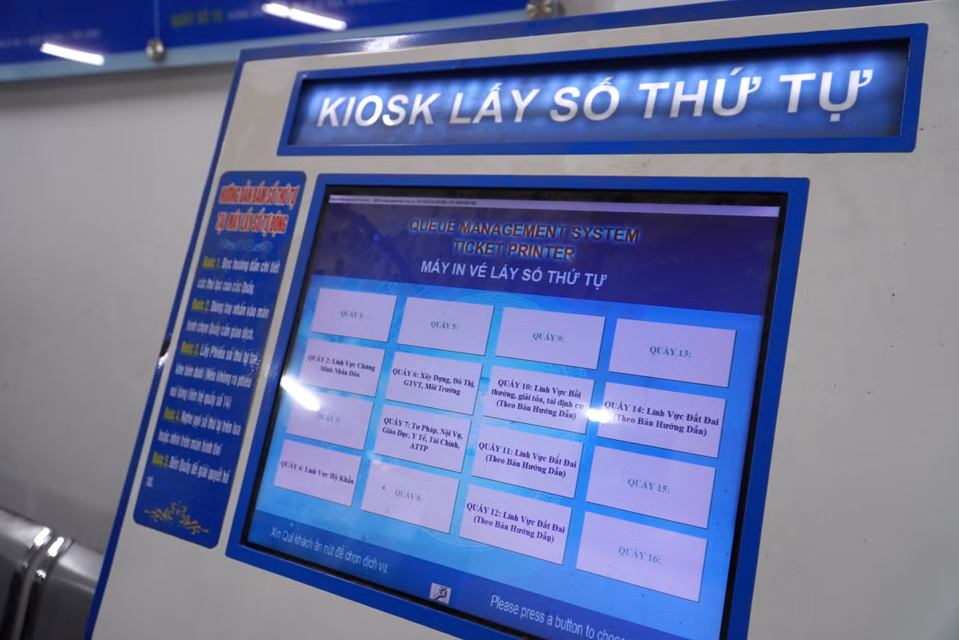 Trước tình trạng này, quận đã đề nghị Giám đốc Chi nhánh Văn phòng Đăng ký đất đai tại huyện Hòa Vang thường xuyên theo dõi nhu cầu nộp hồ sơ của công dân, linh hoạt bố trí tăng cường nhân sự tiếp nhận. Bộ phận tiếp nhận và trả kết quả huyện phải có phương án điều tiết trong trường hợp tổ chức, cá nhân đến giao dịch nhiều hơn mức bình thường dẫn đến quá tải.