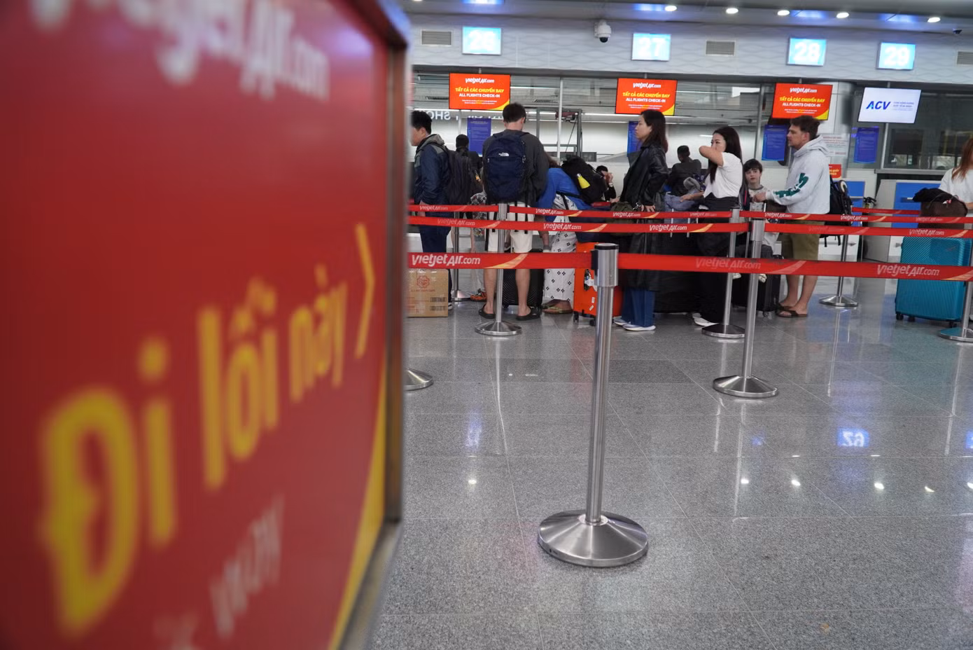 Để phục vụ tốt hành khách, sân bay Đà Nẵng thực hiện nhiều biện pháp về bảo đảm trật tự, an toàn giao thông dịp cuối năm, Tết Nguyên đán và mùa Lễ hội xuân Ất Tỵ