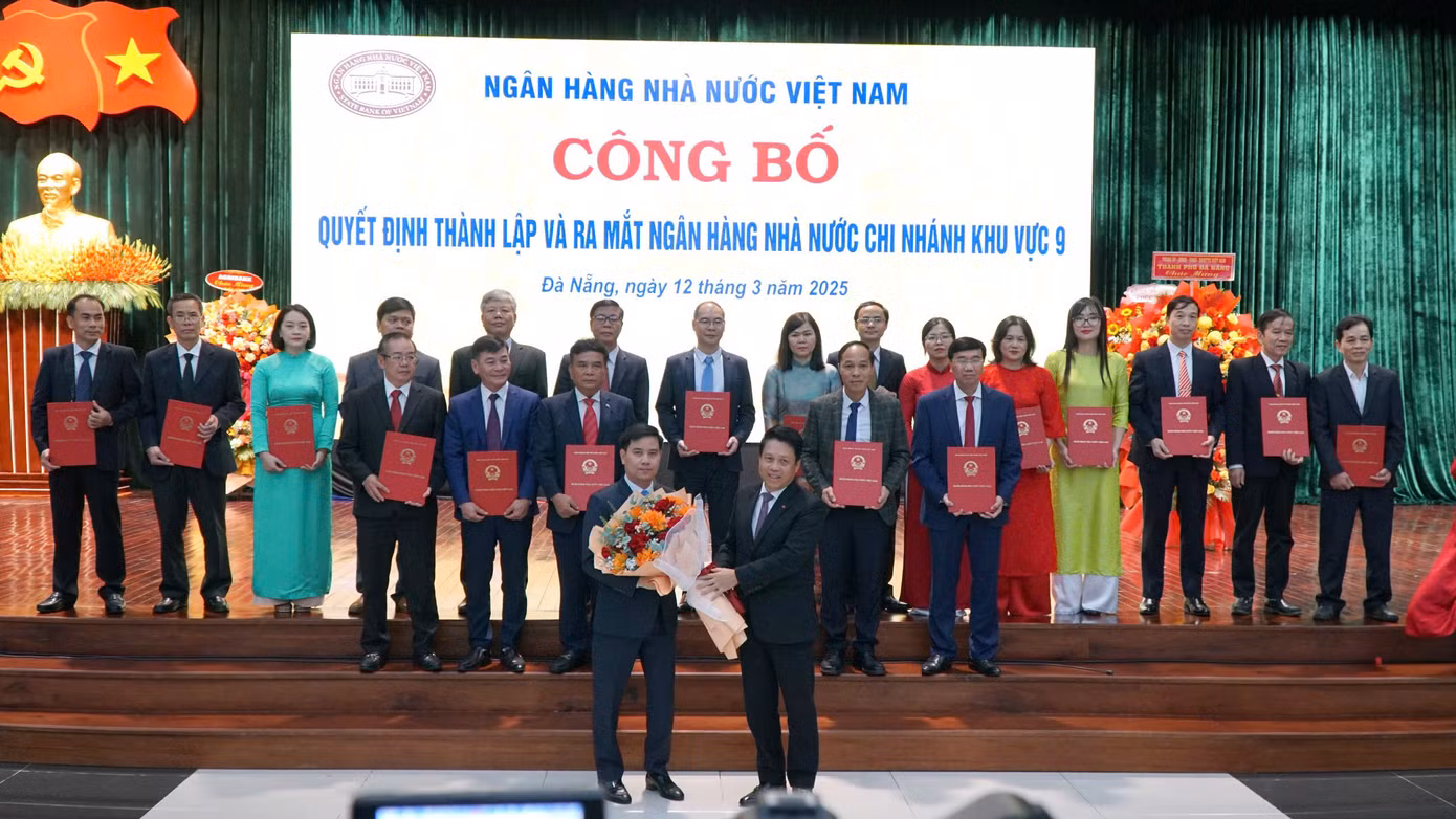 Ra mắt ban lãnh đạo Ngân hàng nhà nước khu vực 9.
