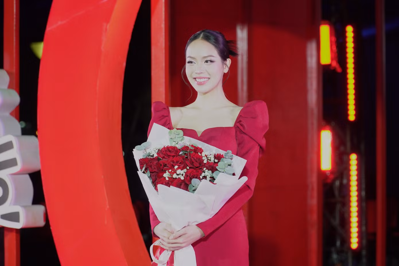Hoa hậu chia sẻ vinh dự khi được làm đại sứ du lịch cho thành phố. Trong hành trình sắp tới, cô cố gắng dốc hết sức mình để đem hình ảnh Đà Nẵng đến gần hơn với người dân, du khách trong và ngoài nước.