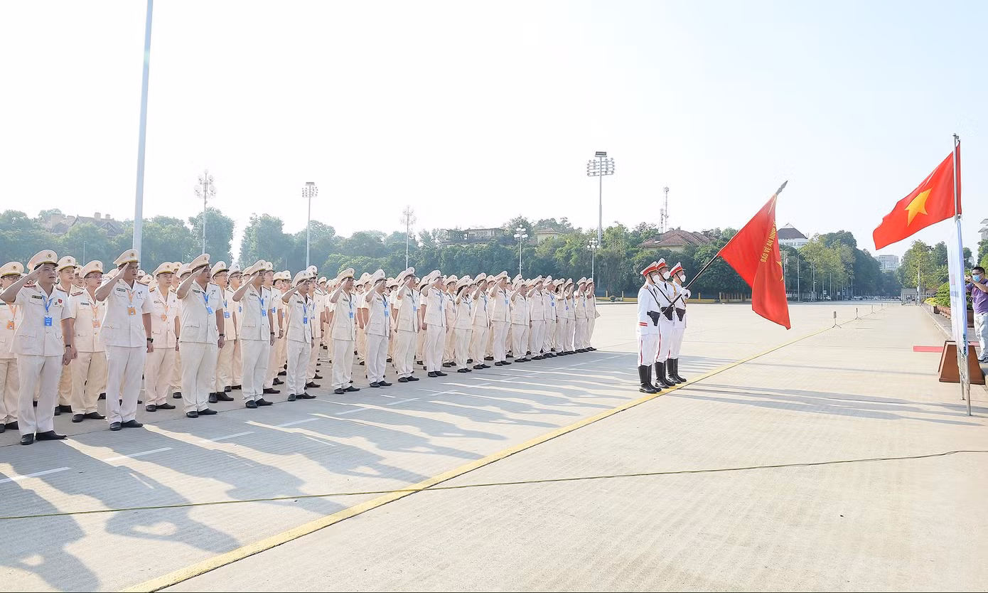 Đặc biệt, 300 đại biểu chính thức tham dự Đại hội đại diện 15 vạn đoàn viên thanh niên toàn lực lượng Công an nhân dân.