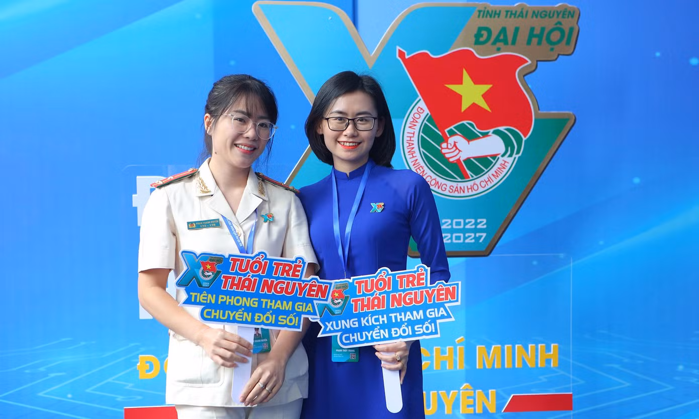 Đại biểu tham dự Đại hội lan tỏa tinh thần tiên phong tham gia chuyển đổi số.