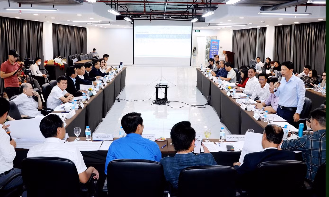 Các thành viên trong hội đồng đã trao đổi, chia sẻ nhiều thông tin. Ảnh: BTC