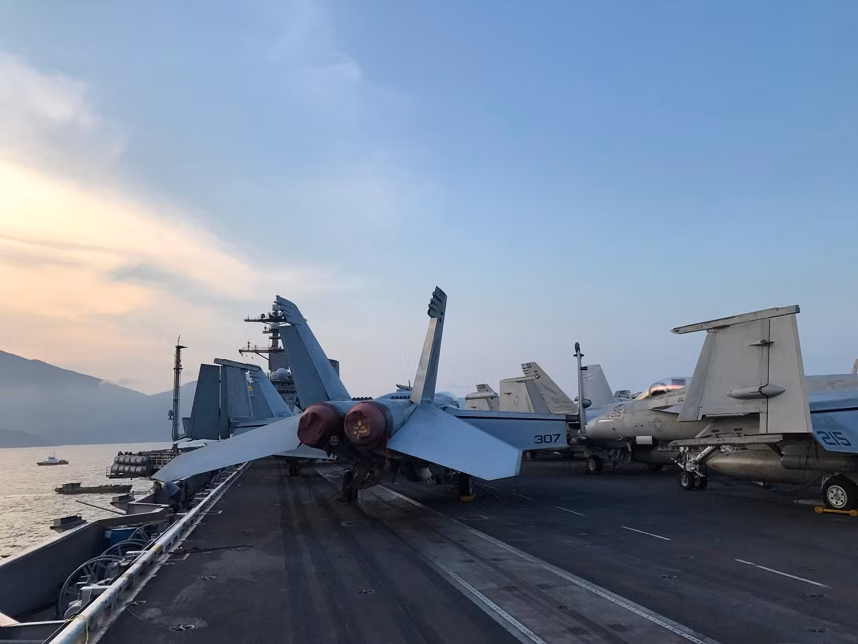 Cận cảnh kho vũ khí 'khủng' trên tàu sân bay USS Carl Vinson ở Đà Nẵng ảnh 8