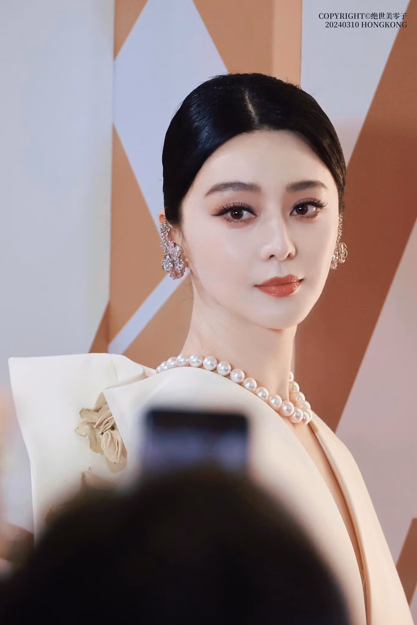 Phạm Thừa Thừa áp lực vì có chị gái quá nổi tiếng.
