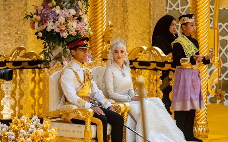 Hoàng tử Mateen và Anisha Rosnah chiêu đãi tiệc cưới hoành tráng. Ảnh: Facebook.