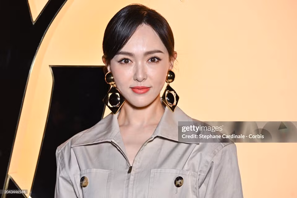 Ảnh camera thường của Đường Yên tại show diễn của YSL tại tuần lễ thời trang Paris. Cư dân mạng đánh giá cao lớp make up của nữ diễn viên Bên nhau trọn đời. Trước đó nhiều ngôi sao Trung Quốc lộ lớp nền lỗi khi xuất hiện trước ống kính Getty Image.