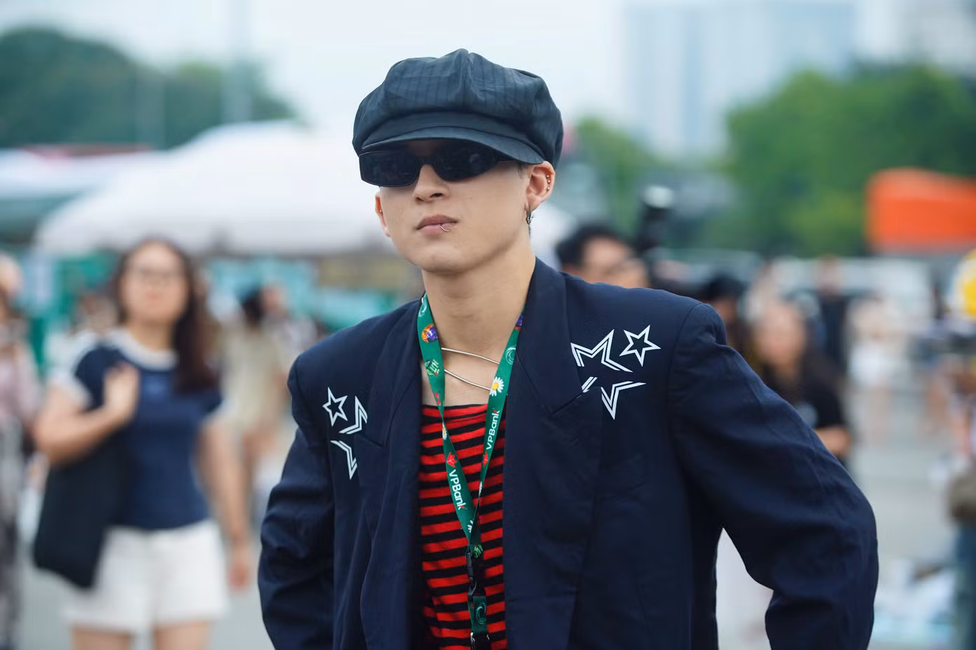 Fan nam cosplay phong cách thời trang của thủ lĩnh Big Bang.