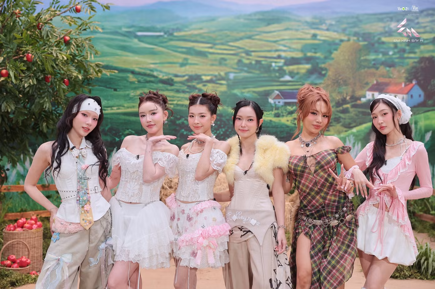Chương trình Em xinh say hi phủ sóng top trending với những sân khấu trình diễn hút triệu view của các nữ nghệ sĩ. Ảnh: NSX.