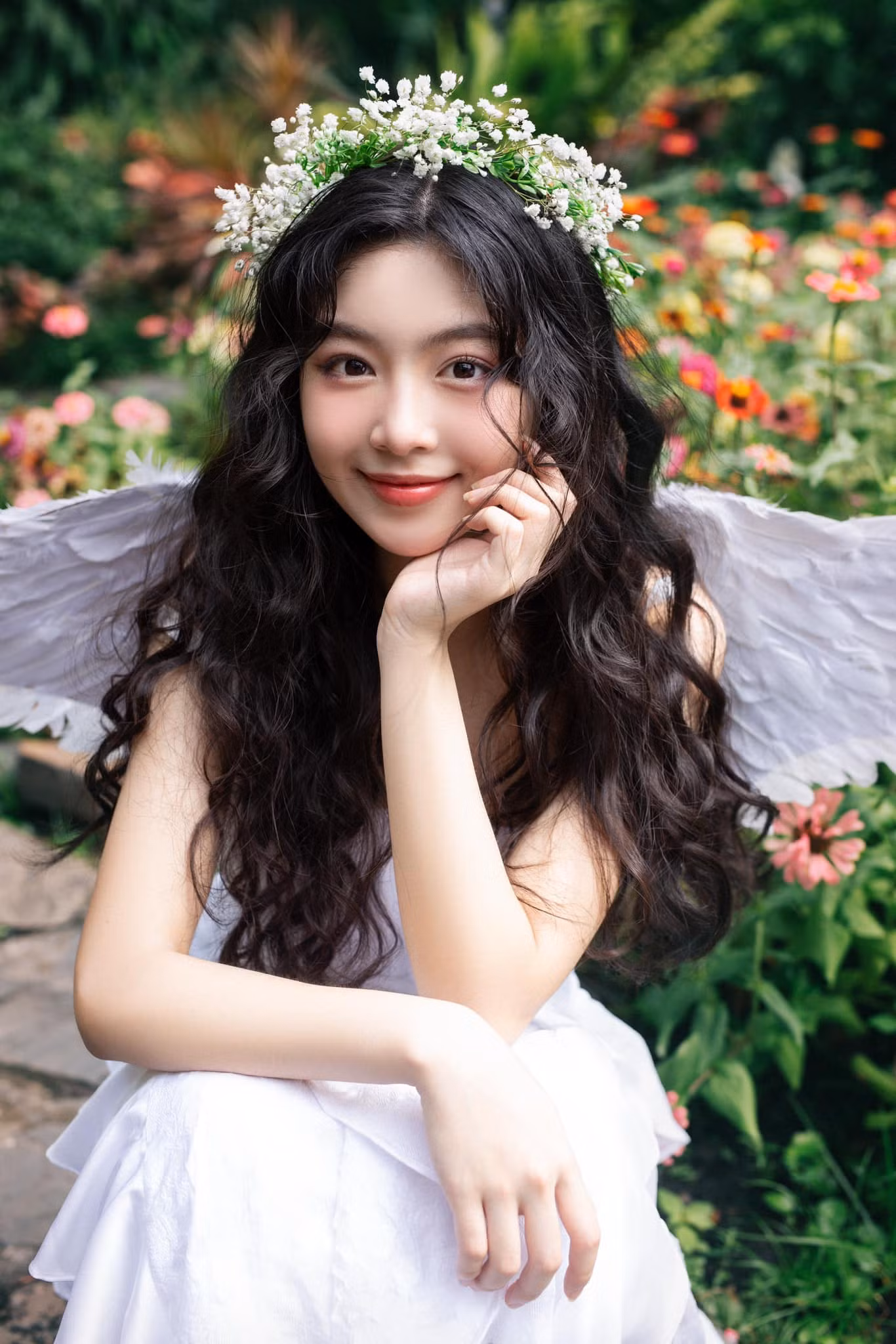 Con gái Quyền Linh ở tuổi 18 được khen xinh như hoa hậu.