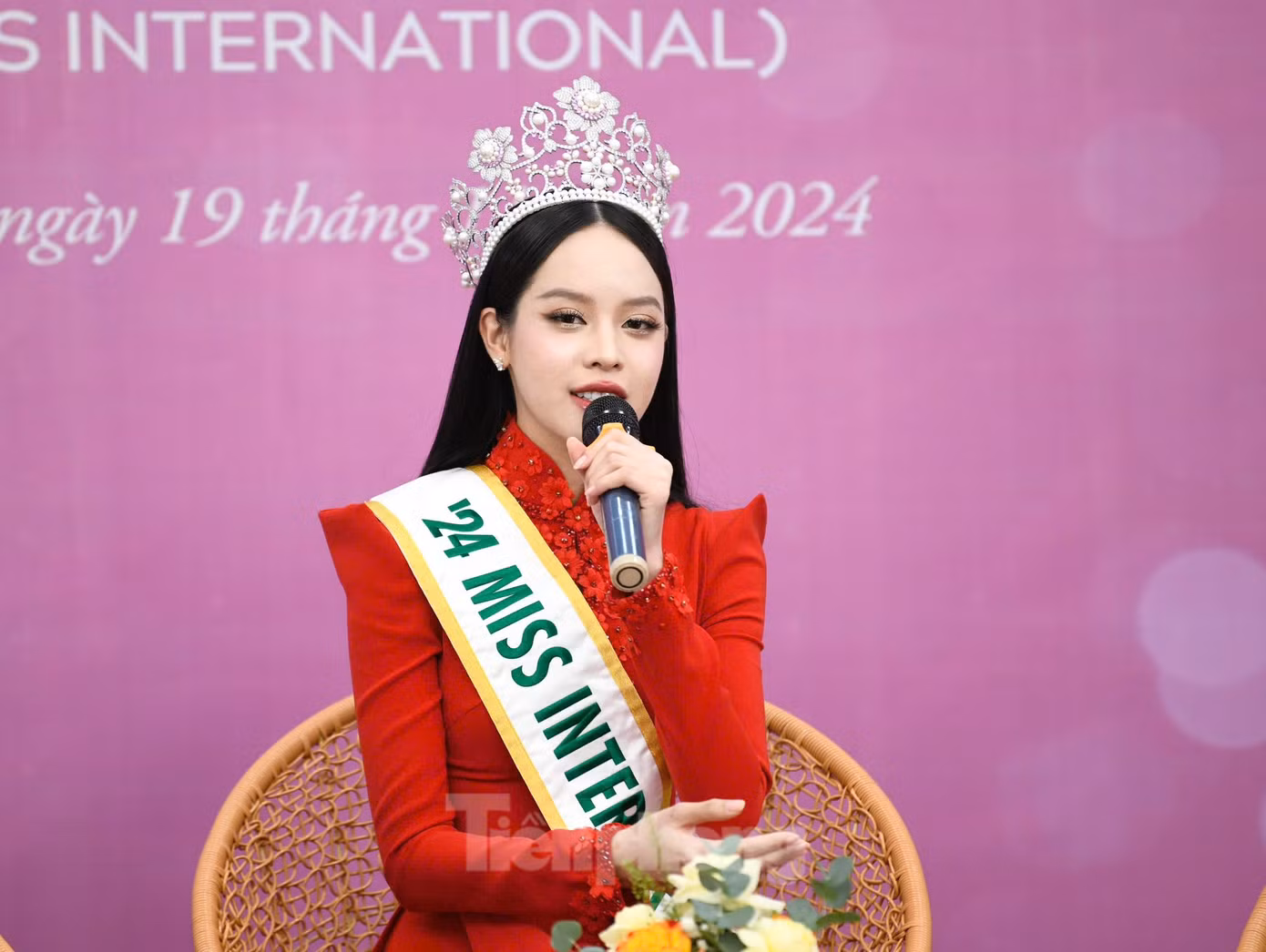 Những câu nói tiên tri về vương miện của Thanh Thủy được chia sẻ nhiều trên mạng xã hội.