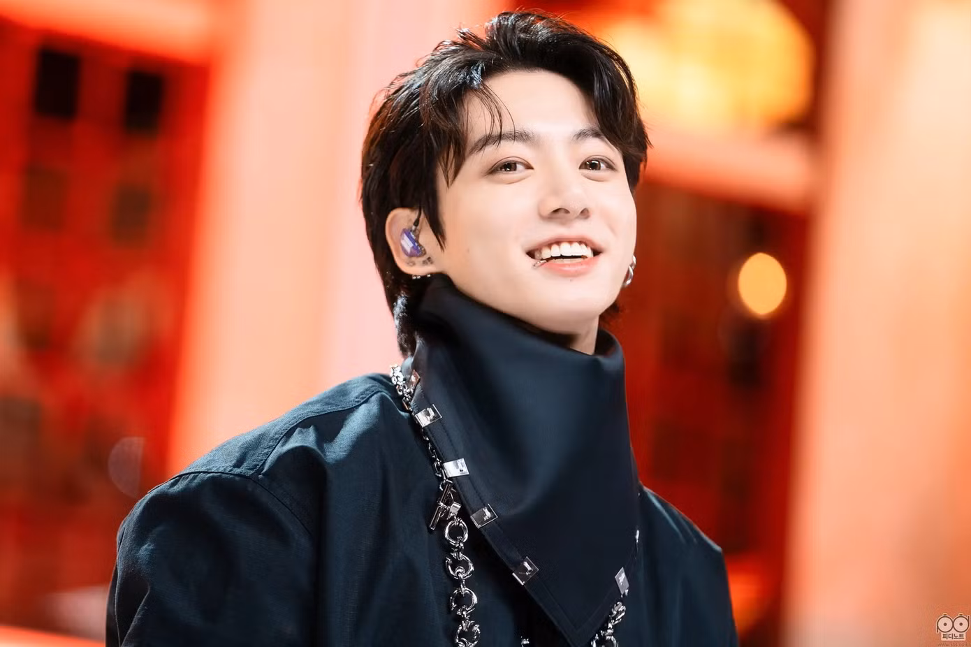 Jungkook chấp nhận cuộc sống riêng tư bị xâm phạm.
