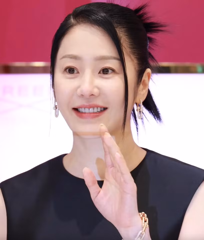 Kim Ha Neul (trái) và Go Hyun Jung cho biết tài nguyên phim ảnh của họ đều khan hiếm.