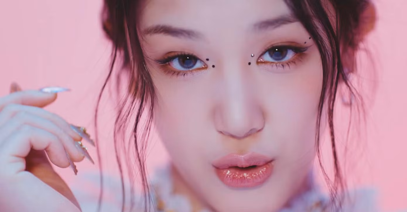 YG vẫn để "gà nhà" theo đuổi hình tượng girl crush bất chấp các nhóm thế hệ thứ tư có nhiều hình ảnh khác biệt, hợp thời.