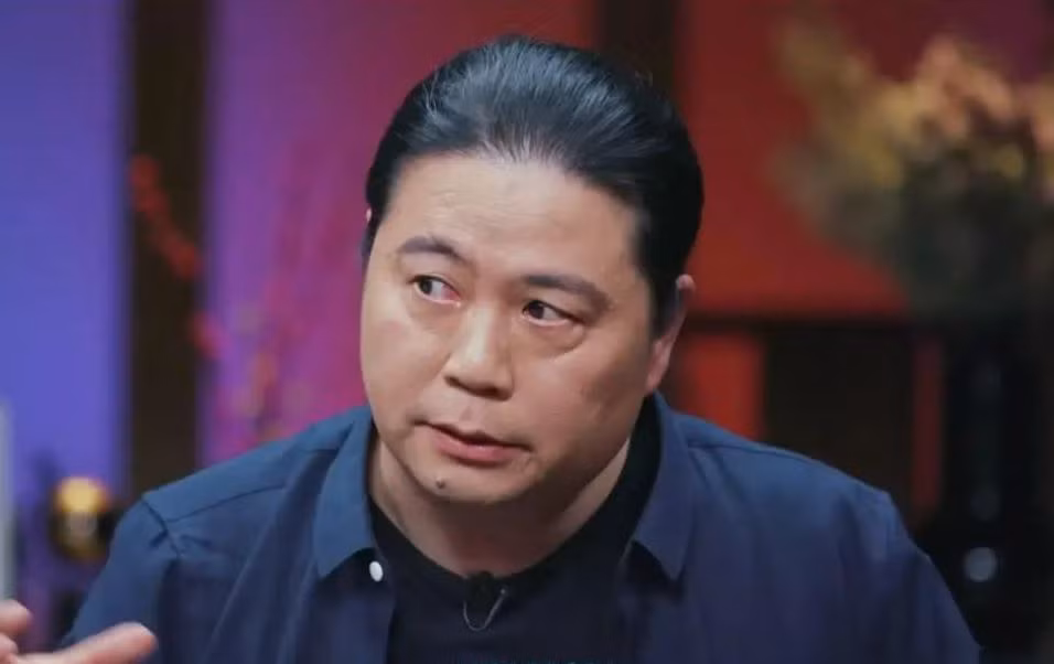 Những năm gần đây, biên kịch Uông Hải Lâm nổi tiếng với những màn chê bai, chỉ trích thẳng mặt nghệ sĩ.