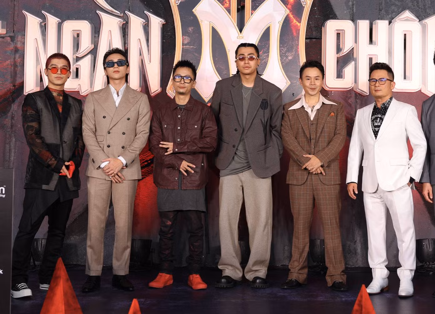 Các anh tài có mặt trong họp báo Anh trai vượt ngàn chông gai.