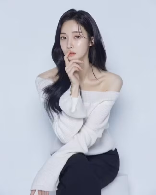 Lee Ahreum (cựu thành viên T-ara) được đưa đến bệnh viện cấp cứu sau khi cố gắng tự tử.