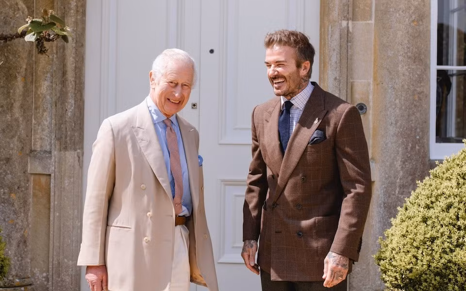 Beckham gặp mặt nhà vua và đến thăm xưởng gỗ. Ảnh: Courtney Louise.