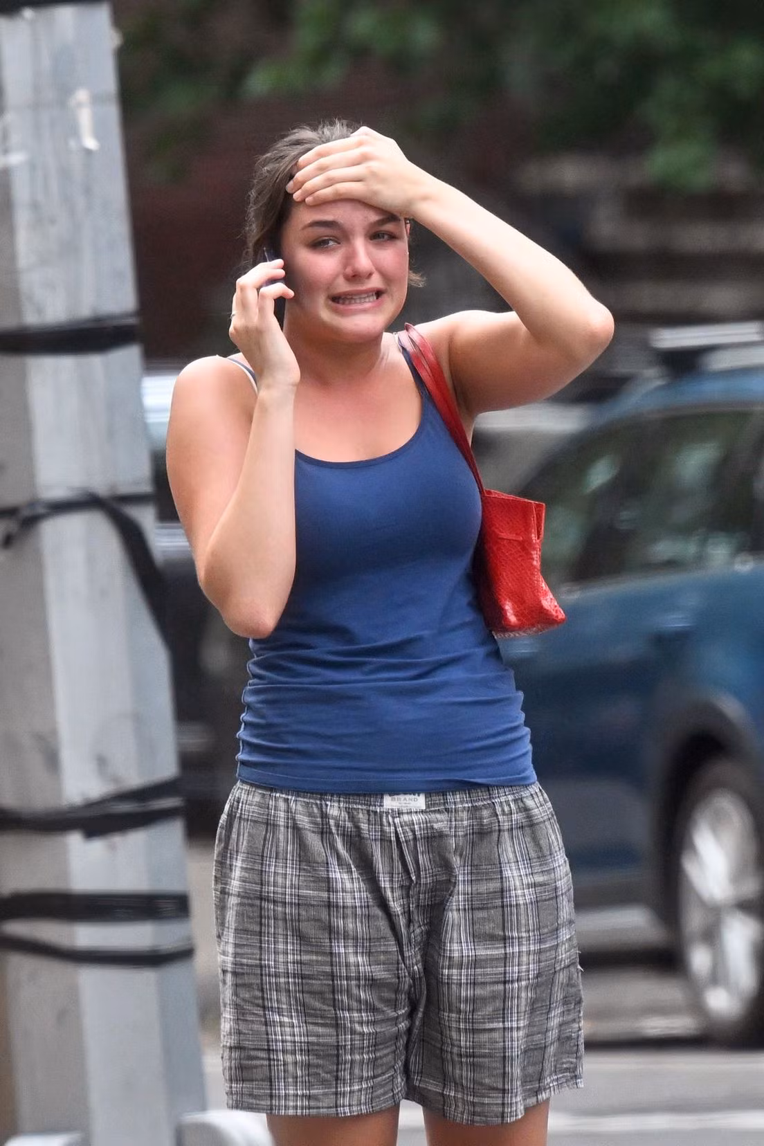 Suri Cruise khóc nức nở trên đường phố New York. Ảnh: Profimedia. Suri Cruise khóc nức nở trên đường phố New York. Ảnh: Profimedia.