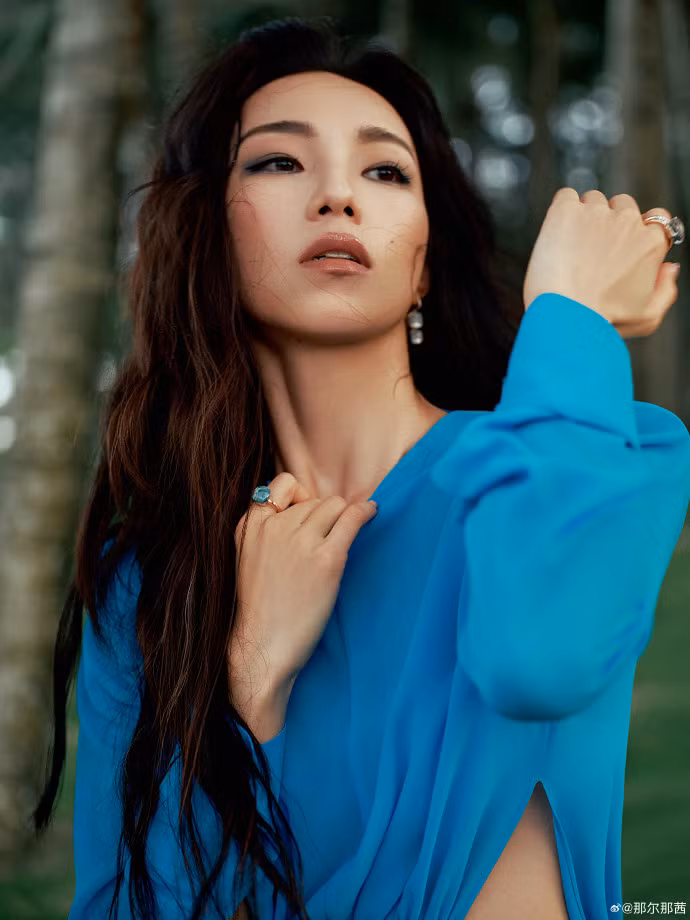 Na Nhĩ Na Thiến và ê-kíp giữ im lặng trước ồn ào.