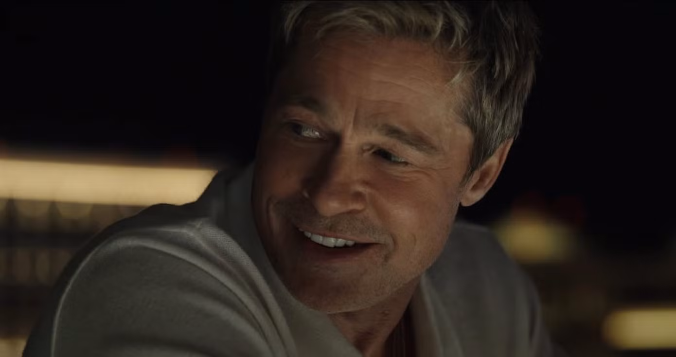 Phân cảnh từ bộ phim về đường đua F1 có sự xuất hiện của tài tử Brad Pitt xuất hiện trong MV của Rosé.