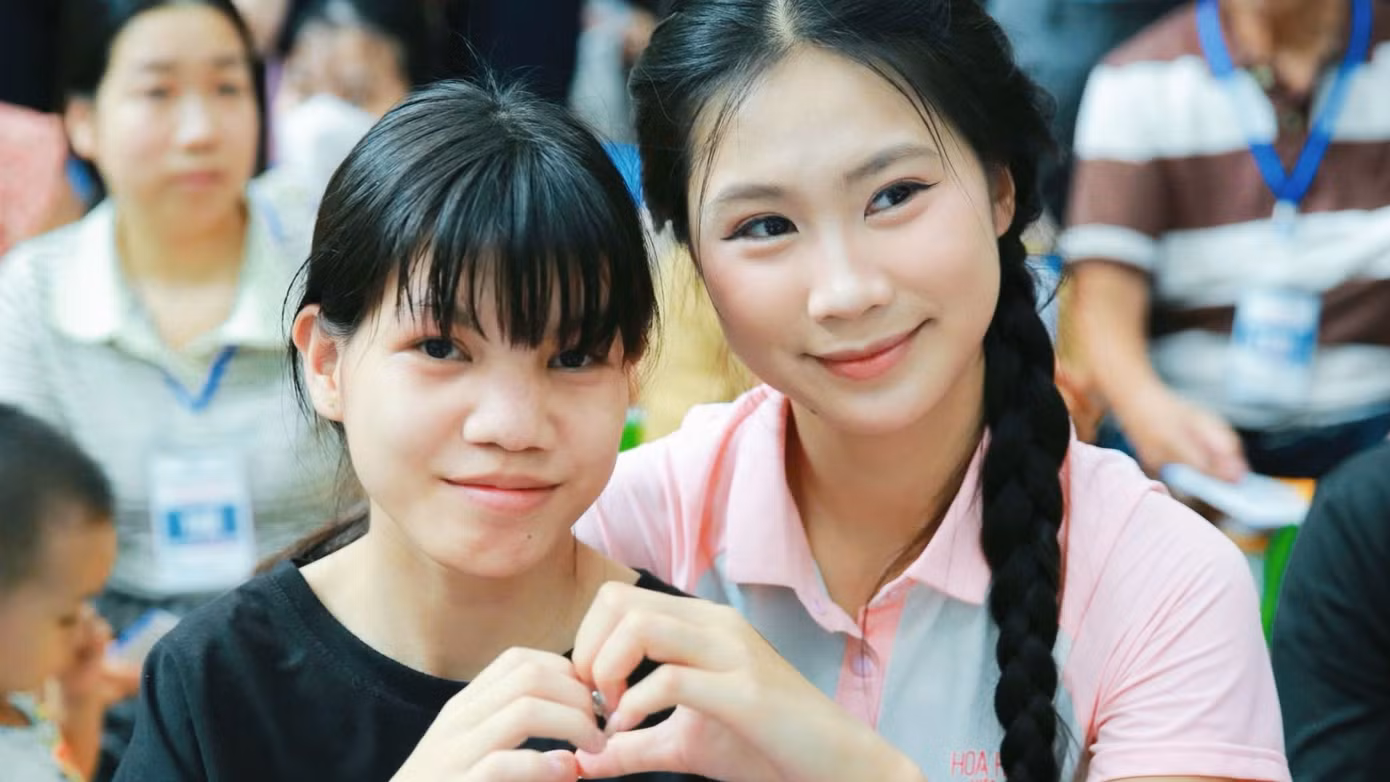 Thí sinh Nguyễn Thị Thu Hằng chia sẻ cô thấy bình yên trong những ngày ở Huế. Ảnh: Hồng Vĩnh.