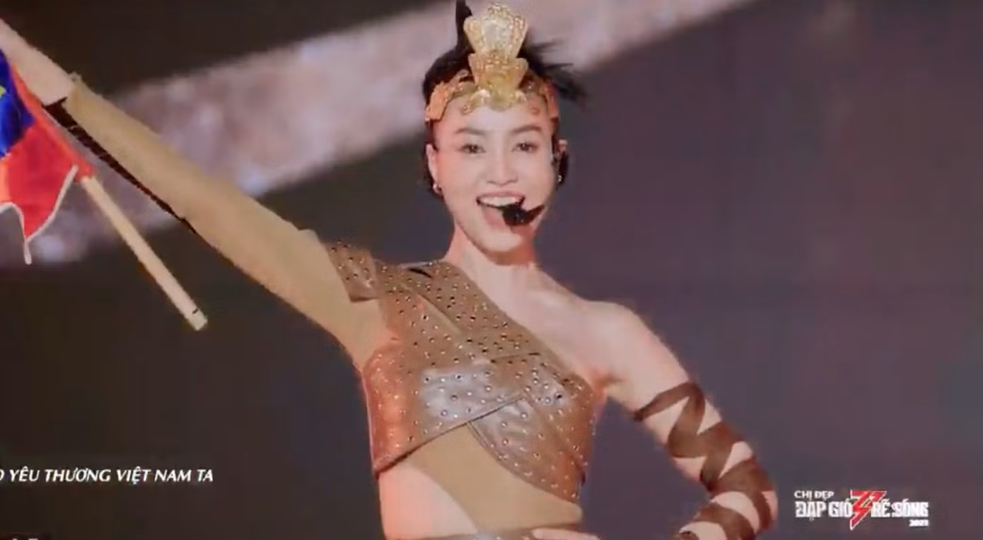Màn trình diễn nhóm Trang Pháp.
