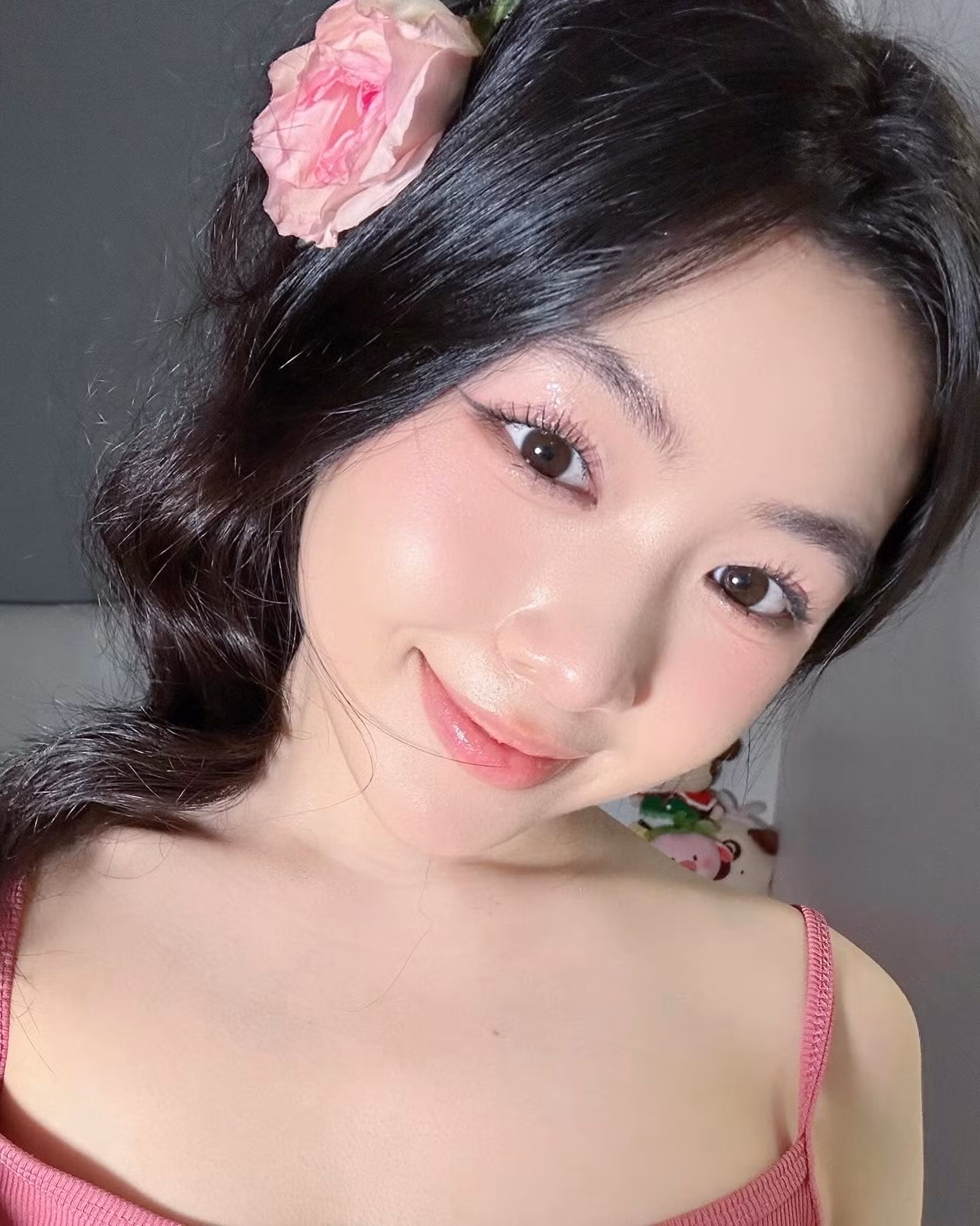 Con gái Quyền Linh ở tuổi 18 được khen xinh như hoa hậu.