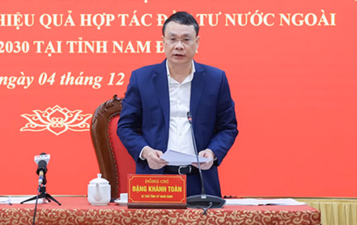 Đồng chí Bí thư Tỉnh ủy Đặng Khánh Toàn phát biểu tại hội nghị.