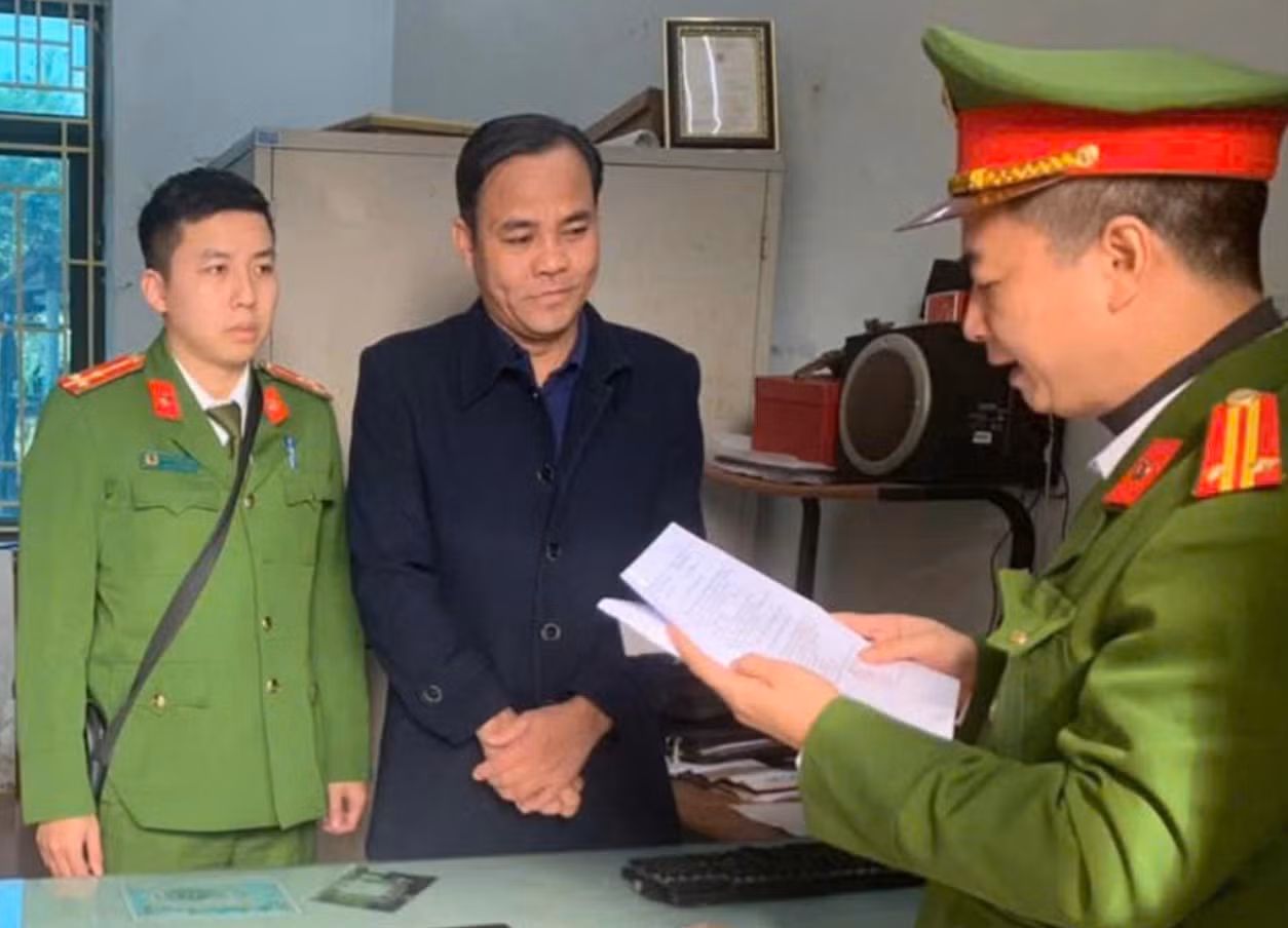 Cơ quan điều tra thực hiện các quyết định, lệnh đối với bị can Nguyễn Văn Bút.