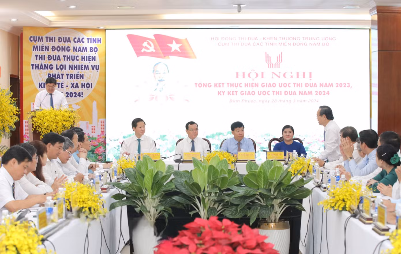 Lãnh đạo 7 tỉnh Đông Nam Bộ tham dự hội nghị.