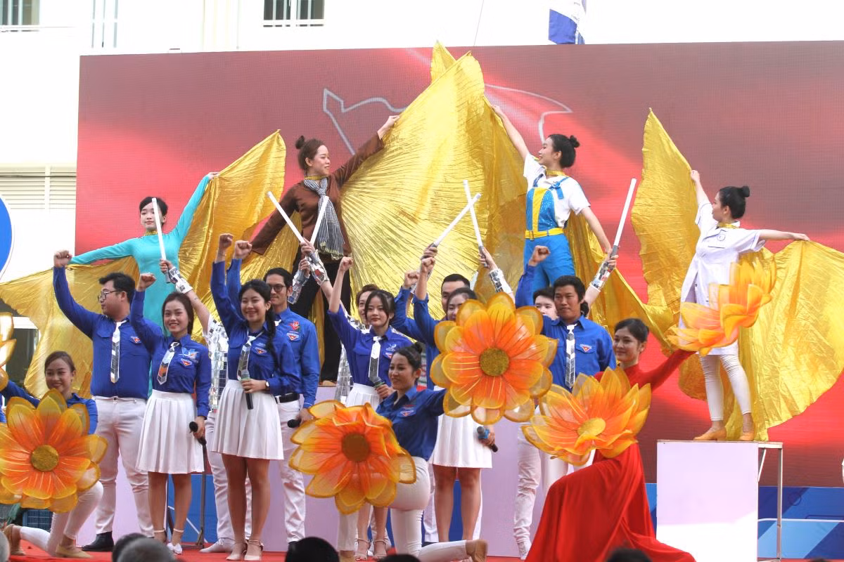 Tiết mục văn nghệ kỷ niệm 93 năm Ngày thành lập Đoàn TNCS Hồ Chí Minh Tiết mục văn nghệ kỷ niệm 93 năm Ngày thành lập Đoàn TNCS Hồ Chí Minh