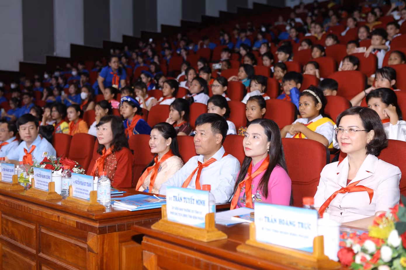 Các đại biểu tham dự chương trình