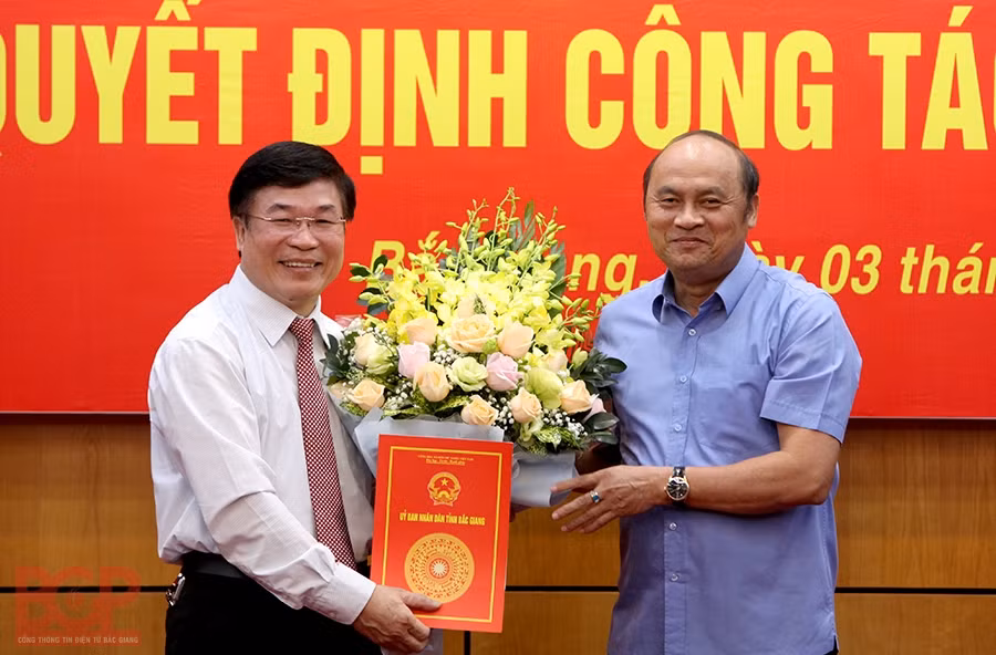 Tỉnh ủy Hòa Bình điều động, luân chuyển nhiều cán bộ ảnh 1