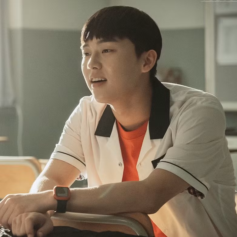 "Phản ứng hóa học" của Suho và Si Eun bùng nổ ở Weak Hero Class 1. Sự trở lại thoáng qua của cựu võ sĩ Ahn ở cuối mùa 2 đã làm fan phim vỡ òa trong hạnh phúc.