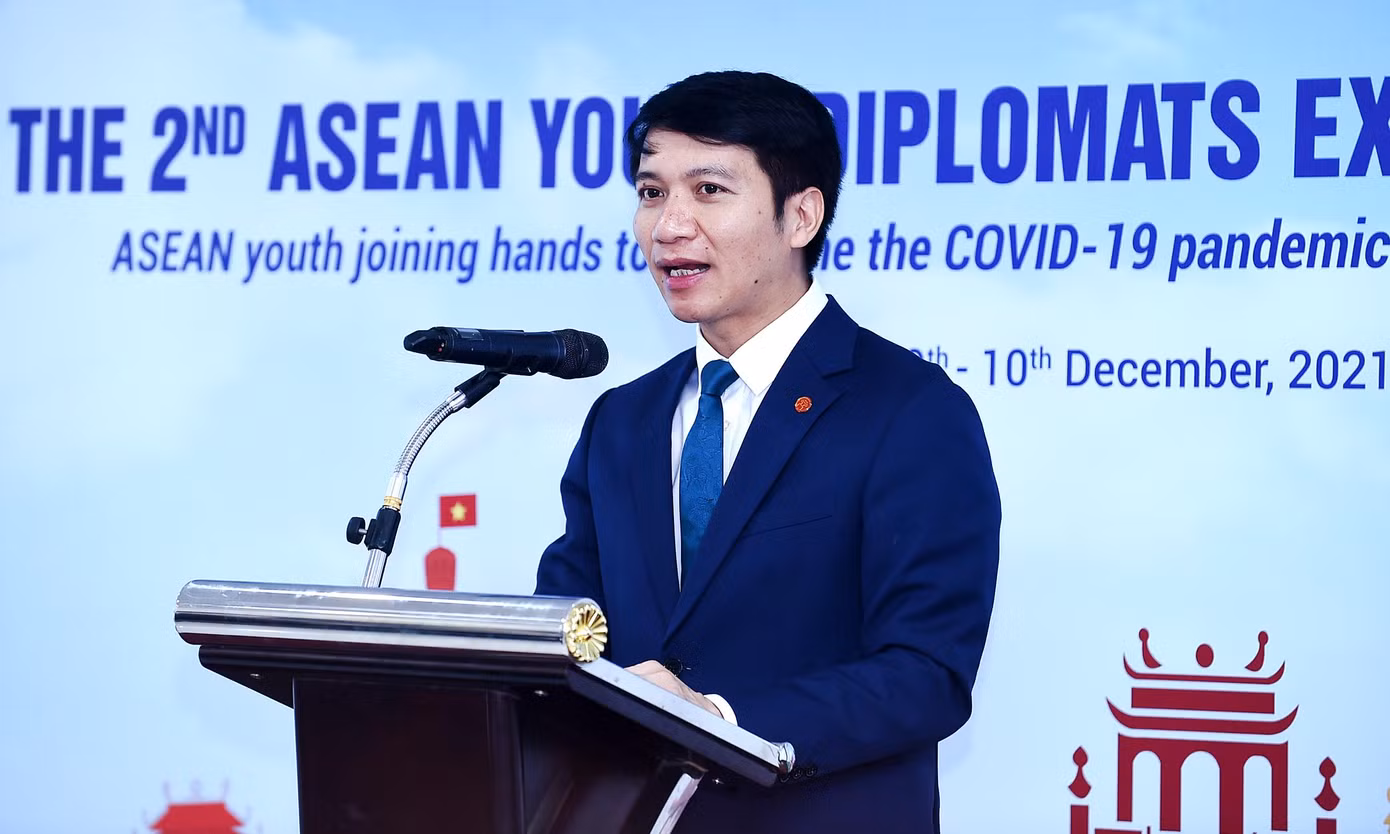 Anh Nguyễn Ngọc Lương phát biểu khai mạc chương trình giao lưu. Ảnh: Xuân Tùng