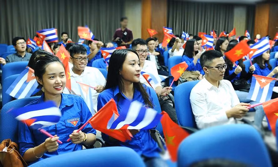 Tọa đàm là dịp để tuổi trẻ Việt Nam - Cuba giao lưu, hiểu biết lẫn nhau. Ảnh: Xuân Tùng