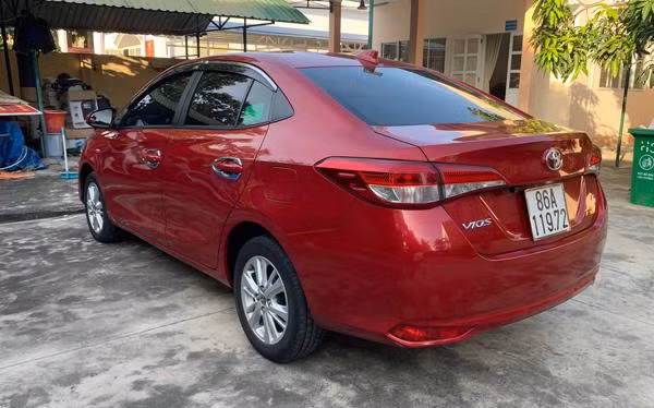 Xe ô tô của đối tượng Nguyễn Cảnh bị cơ quan chức năng thu giữ.