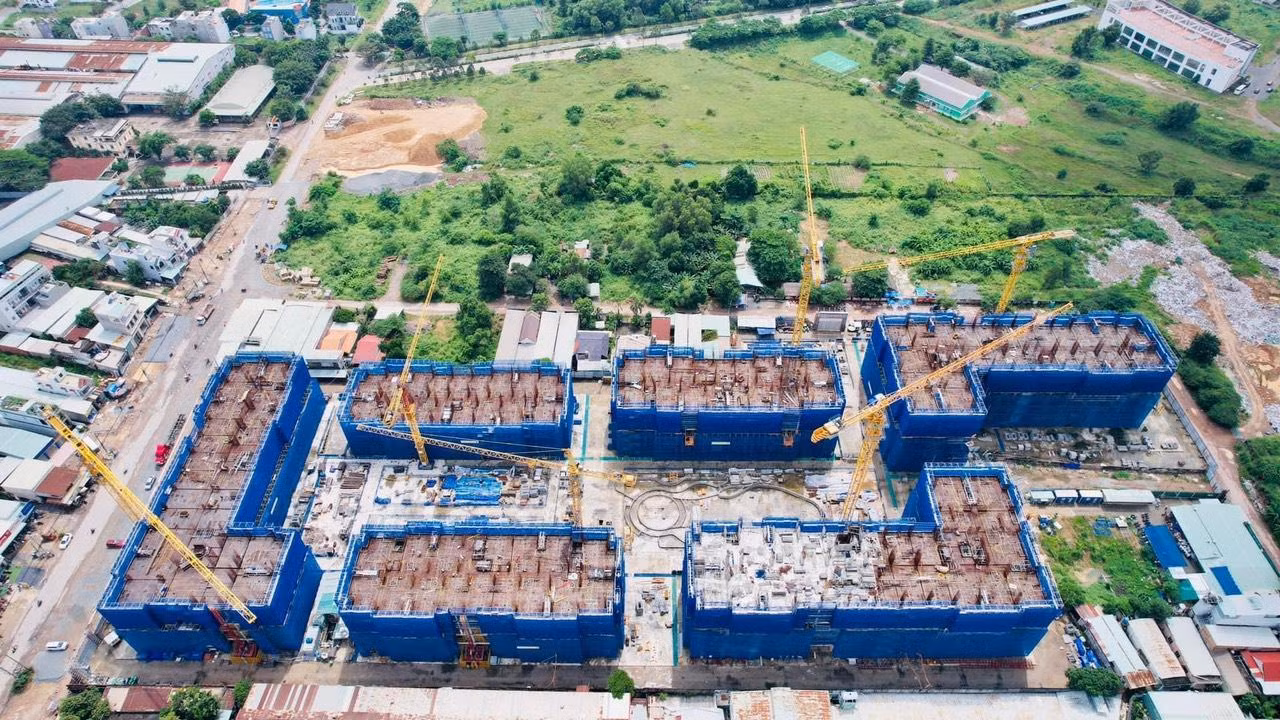 UBND TPHCM dự báo công tác phát triển nhà ở và thị trường bất động sản trong giai đoạn 2023 - 2025 sẽ tiếp tục gặp không ít khó khăn.