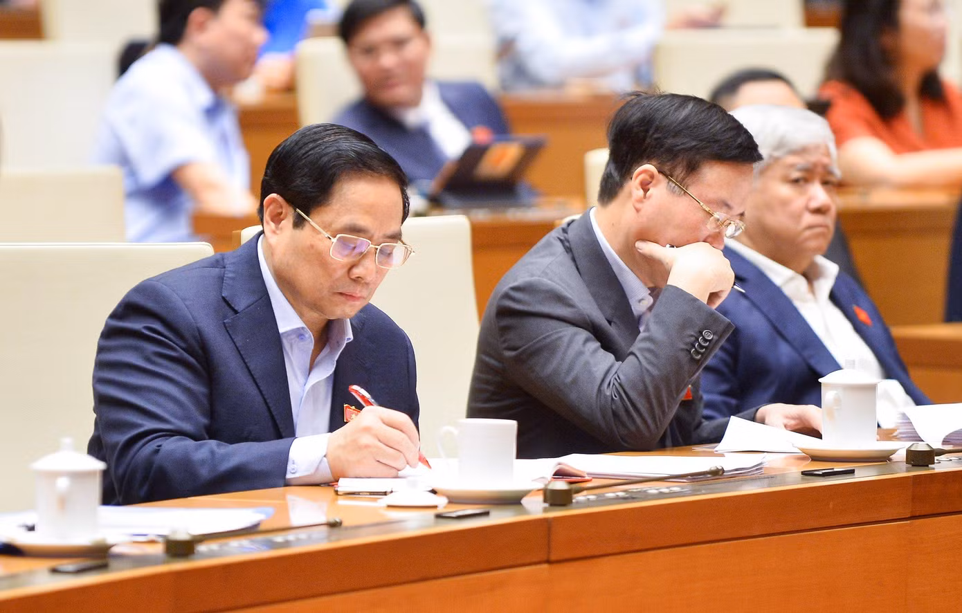 Thủ tướng Chính phủ tại phiên thảo luận về kinh tế xã hội