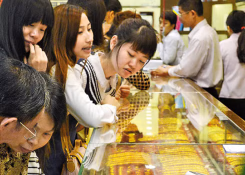 Giá vàng tăng vọt ngay đầu phiên Mỹ