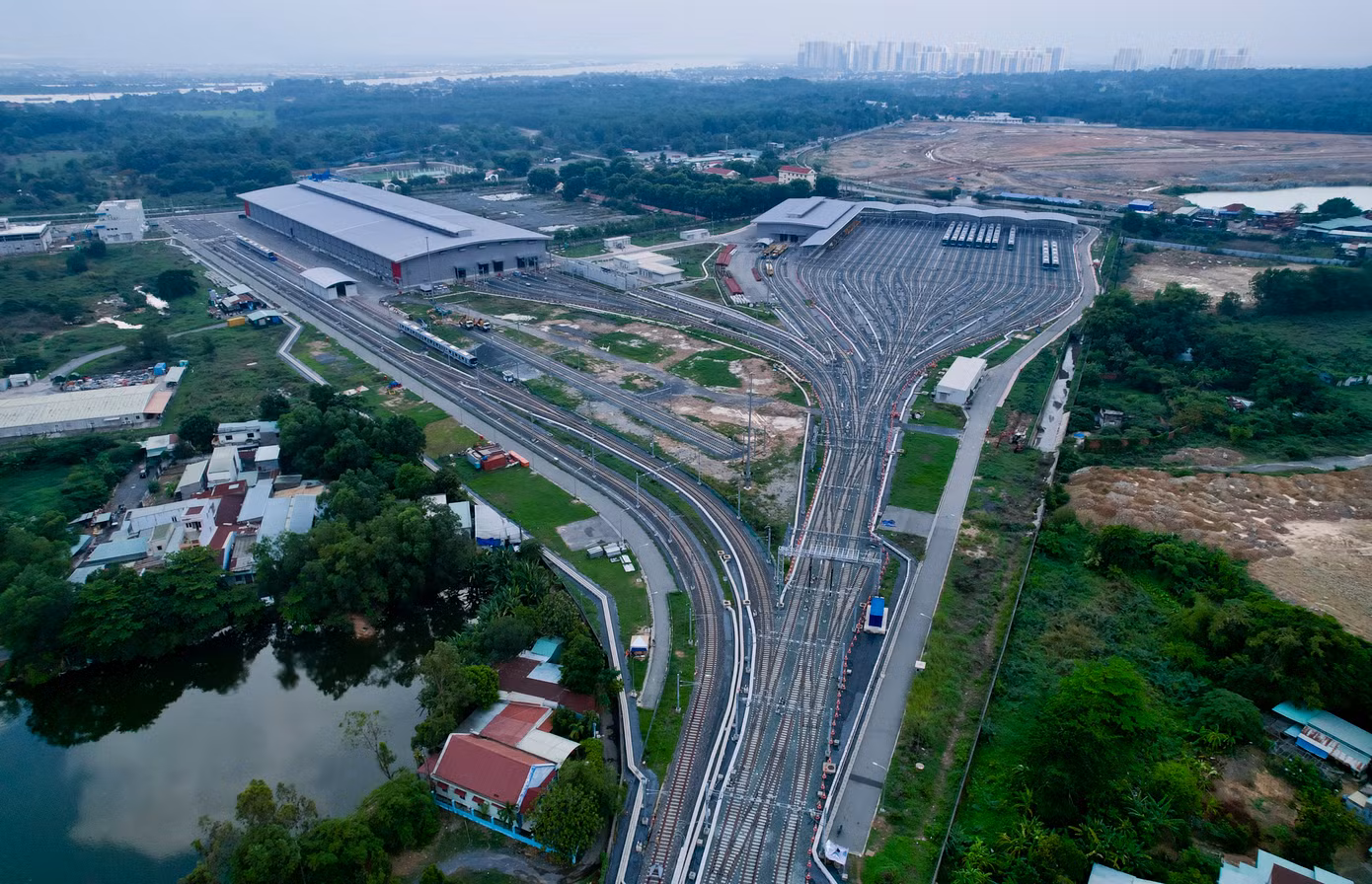 Khu depot của tuyến Metro số 1 (Bến Thành - Suối Tiên) được khởi công xây dựng vào năm 2012. Đây là trung tâm điều khiển, bảo dưỡng và sửa chữa tàu.