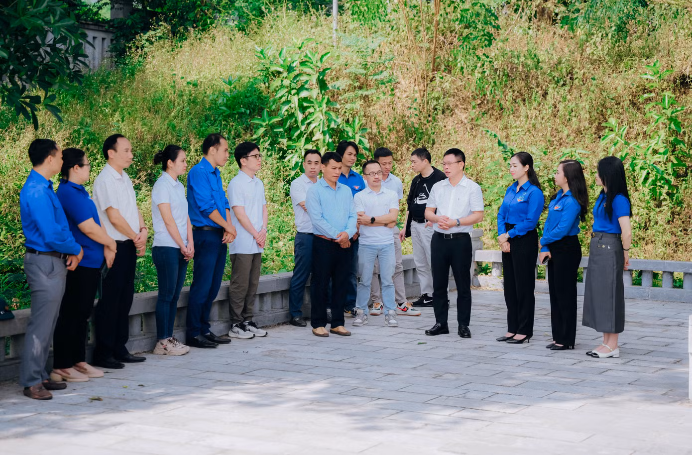 Đoàn cán bộ, phóng viên báo Tiền Phong ôn lại lịch sử, truyền thống 71 năm thành lập, phát triển.