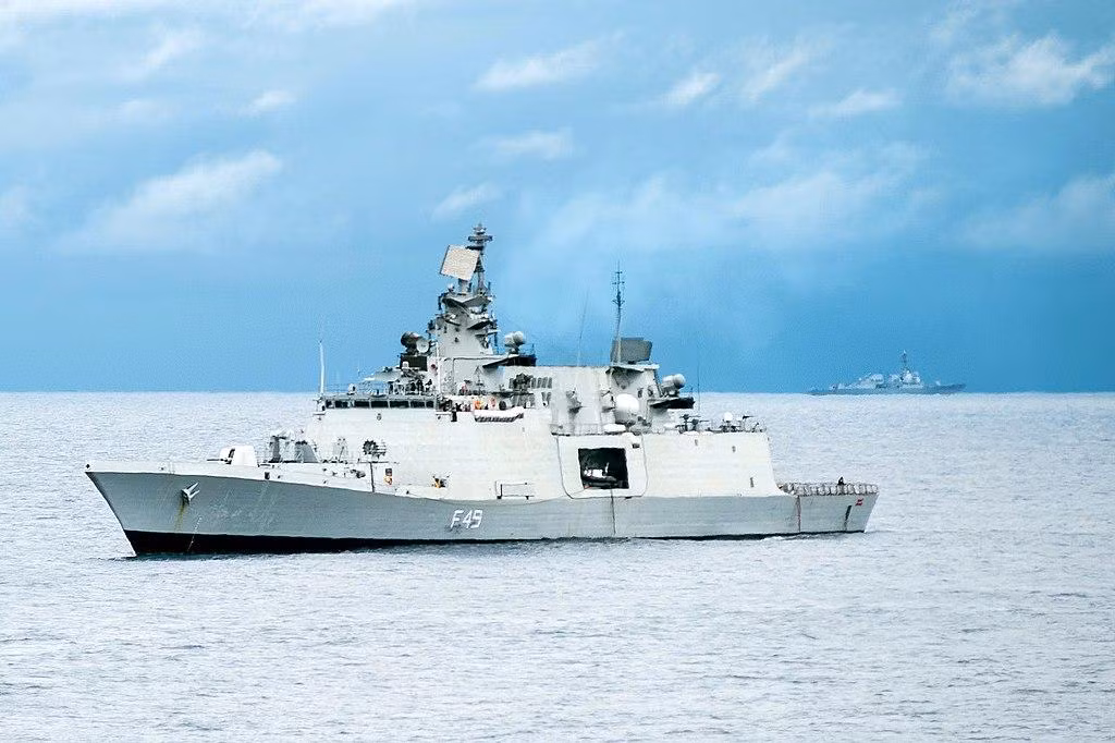 Tàu khu trục Ấn Độ INS SAHYADRI