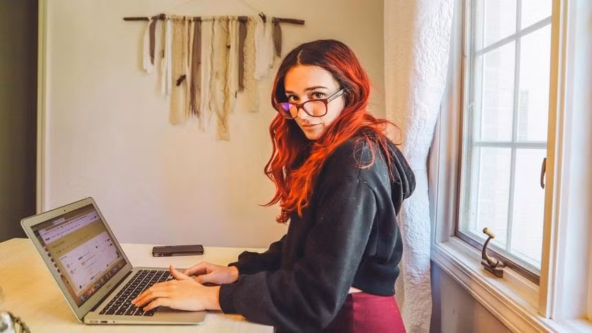 Alexandra Fasulo có thu nhập hàng trăm nghìn USD nhờ 6 nguồn thu nhập ổn định.