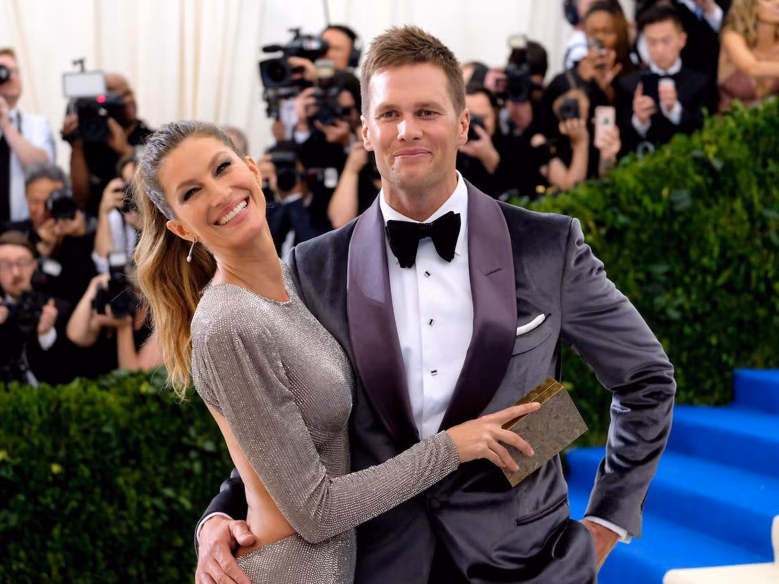 Cuộc hôn nhân của cô với ngôi sao bóng đá Tom Brady cũng làm cho lượng fan hâm mộ của cô trở nên hùng hậu hơn.
