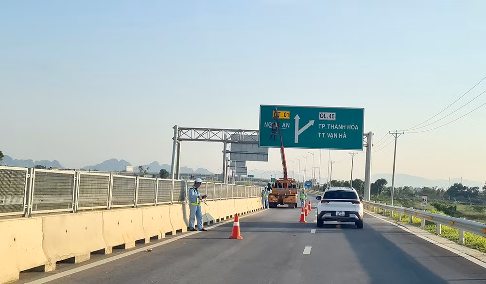 Dự án thành phần đầu tư xây dựng đoạn Mai Sơn - Quốc lộ 45, đoạn Quốc lộ 45 - Nghi Sơn và đoạn Nghi Sơn - Diễn Châu thuộc Dự án xây dựng một số đoạn đường bộ cao tốc trên tuyến Bắc - Nam phía Đông (giai đoạn 1) đưa vào khai thác từ ngày 1/9. Các biển chỉ dẫn trên cao tốc đã được điều chỉnh lại để phục vụ người dân thuận lợi trong đi lại.