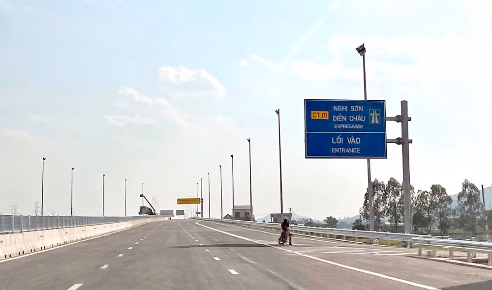 Bộ Giao thông Vận tải và nhà thầu nỗ lực hoàn thiện các công việc còn lại để đưa các dự án thành phần cao tốc vào khai thác dịp cao điểm nghỉ lễ Quốc khánh 2/9. Sau dịp lễ, cao tốc sẽ tạm đóng vài ngày để phục vụ công tác nghiệm thu.